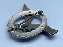 Charger l&#39;image dans la galerie, WW2 German Luftwaffe Pilots Badge
