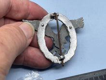 Charger l&#39;image dans la galerie, WW2 German Luftwaffe Pilots Badge
