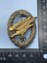 Charger l&#39;image dans la galerie, WW2 German Paratrooper&#39;s Badge
