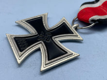 Charger l&#39;image dans la galerie, WW2 German Iron Cross 2nd Class
