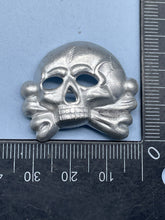 Charger l&#39;image dans la galerie, WW2 German Panzer Skull Badge
