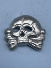 Charger l&#39;image dans la galerie, WW2 German Panzer Skull Badge
