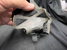 Charger l'image dans la galerie, Original WW2 British Army General Service Respirator &amp; Bag in excellent condition - The Militaria Shop
