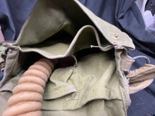 Charger l'image dans la galerie, Original WW2 British Army General Service Respirator &amp; Bag in excellent condition - The Militaria Shop
