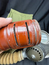 Charger l'image dans la galerie, Original WW2 British Army General Service Respirator &amp; Bag in excellent condition - The Militaria Shop
