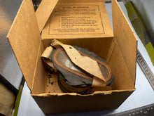 Lade das Bild in den Galerie-Viewer, WW2 British Home Front Civilian Pattern Gas Mask in Box
