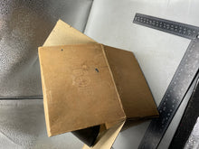 Charger l'image dans la galerie, Original British Civilian Gas Mask in Cardboard Carrying Box
