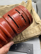Charger l'image dans la galerie, Original WW2 British Army General Service Respirator &amp; Bag in excellent condition
