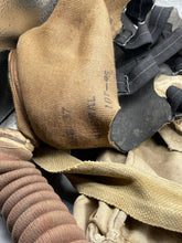 Charger l'image dans la galerie, Original WW2 British Army General Service Respirator &amp; Bag in excellent condition
