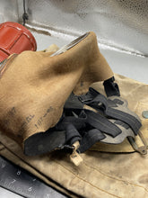 Charger l'image dans la galerie, Original WW2 British Army General Service Respirator &amp; Bag in excellent condition
