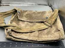 Charger l'image dans la galerie, Original WW2 British Army General Service Respirator &amp; Bag in excellent condition
