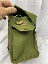 Charger l'image dans la galerie, Original WW2 British Army Assault Gas Mask Set
