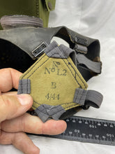 Charger l'image dans la galerie, Original WW2 British Army Assault Gas Mask Set
