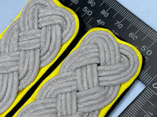 Load image into Gallery viewer, WW2 German Panzer / SS Signal Officer&#39;s Epaulettes
