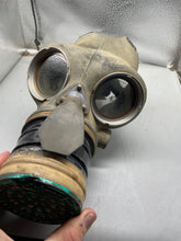 Charger l'image dans la galerie, WW2 British Home Front Wardens / Fire Watchers Gas Mask - ARP - The Militaria Shop
