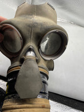 Charger l'image dans la galerie, WW2 British Home Front Wardens / Fire Watchers Gas Mask - ARP - The Militaria Shop
