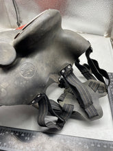 Charger l'image dans la galerie, Original WW2 British Army GSR General Service Respirator Gas Mask - The Militaria Shop
