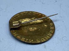 Lade das Bild in den Galerie-Viewer, Original WW2 German Day Badge - Tinnie - The Militaria Shop
