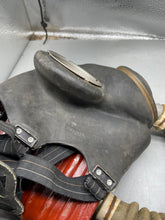 Charger l'image dans la galerie, Original WW2 British Army GSR General Service Respirator Gas Mask - The Militaria Shop
