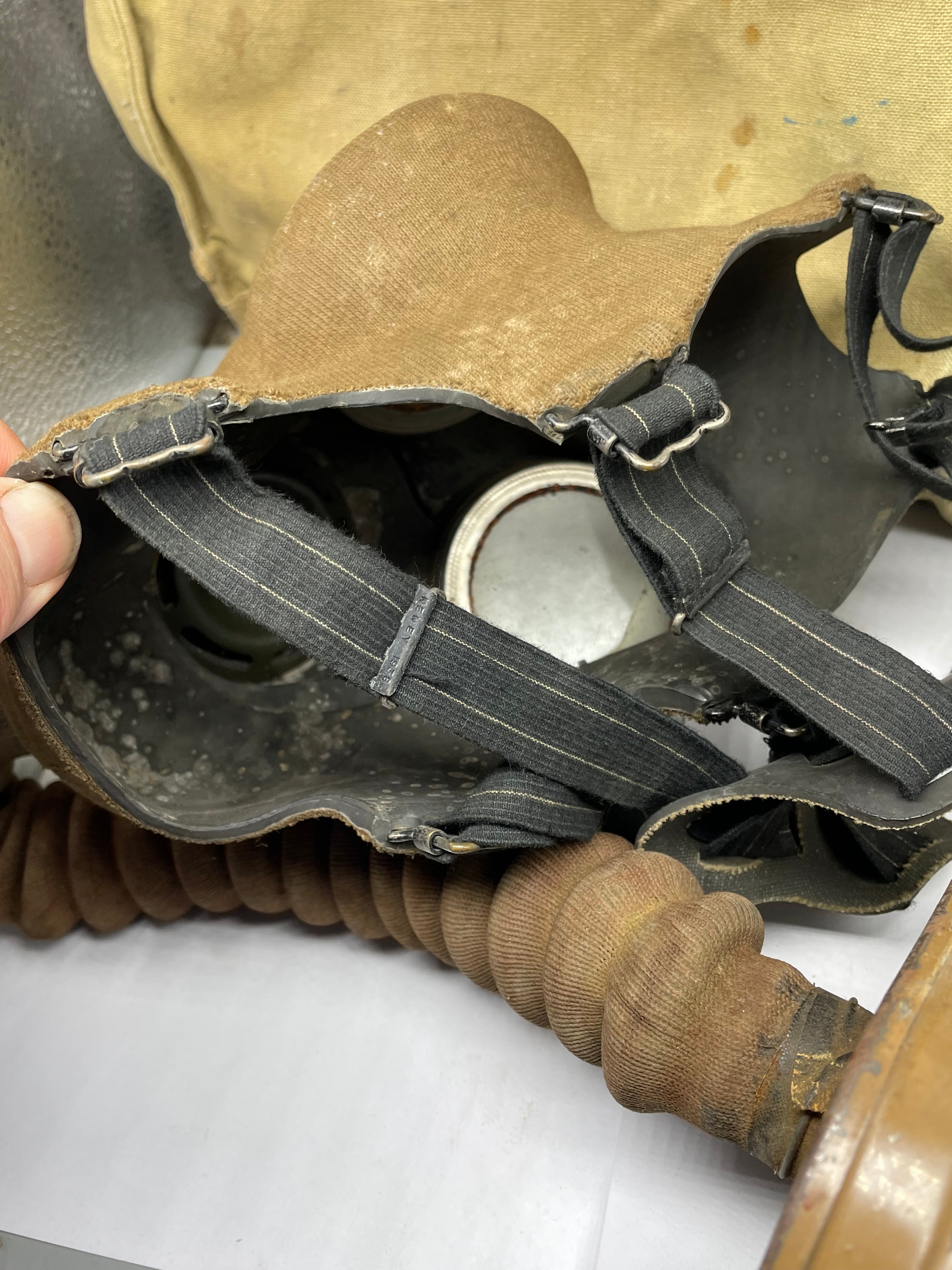 Original WW2 British Army GSR General Service Respirator Gas Mask & Bag - The Militaria Shop