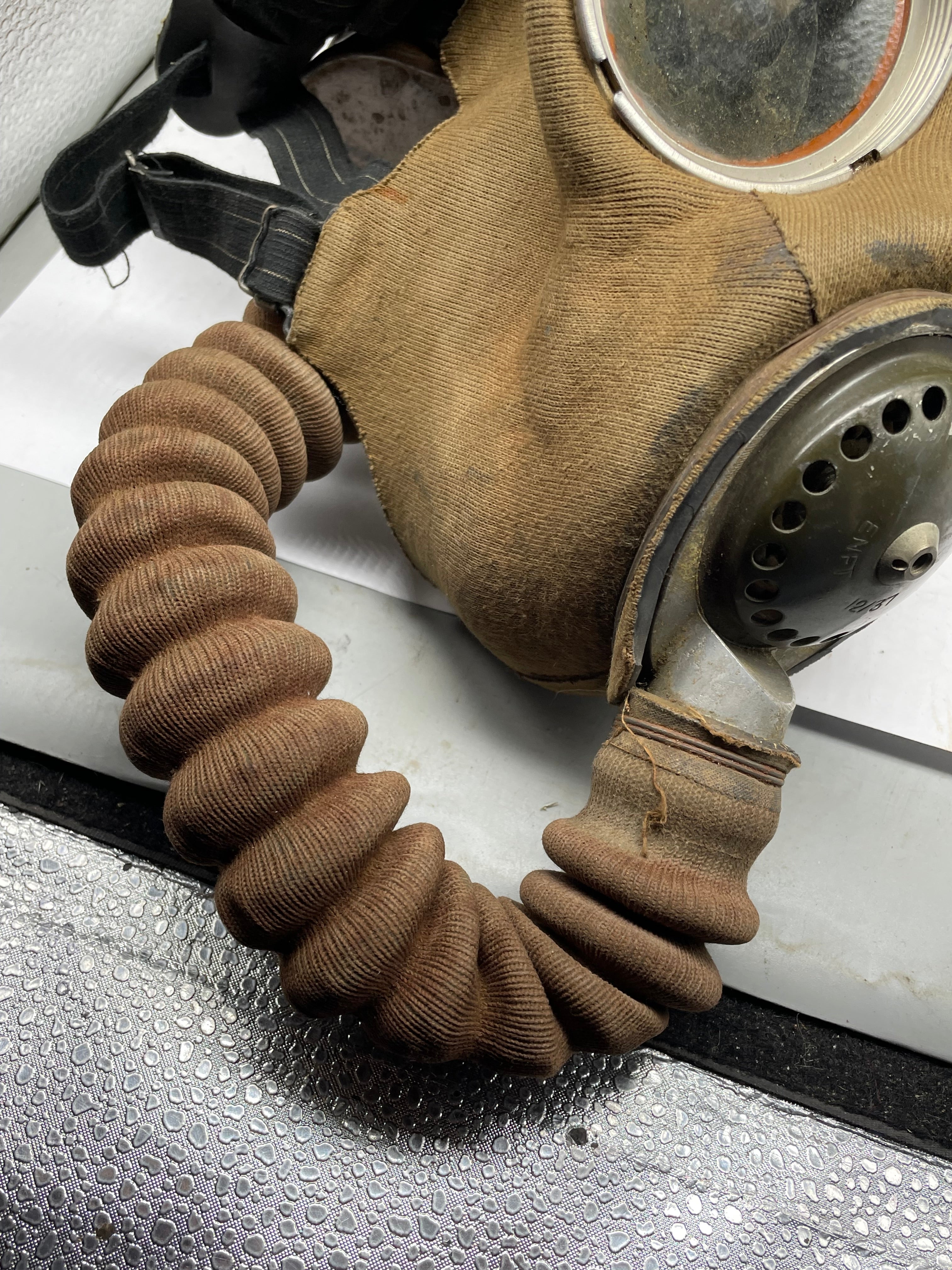 Original WW2 British Army GSR General Service Respirator Gas Mask & Bag - The Militaria Shop
