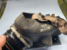 Charger l&#39;image dans la galerie, Original WW2 Dated British Home Front Wardens Gas Mask
