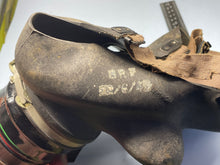 Charger l&#39;image dans la galerie, Original WW2 Dated British Home Front Wardens Gas Mask
