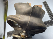 Charger l&#39;image dans la galerie, Original WW2 Dated British Home Front Wardens Gas Mask
