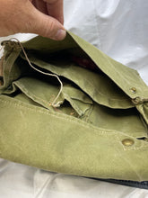Charger l'image dans la galerie, WW2 British Army Soldiers GSR Gas Mask in Bag - 1941 Dated
