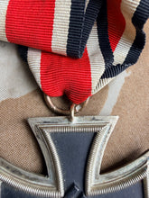 Lade das Bild in den Galerie-Viewer, Original WW2 German Army Iron Cross Medal 2nd Class EKII - Maker Marker 93 - Richard Simm &amp; Söhne
