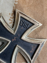 Lade das Bild in den Galerie-Viewer, Original WW2 German Army Iron Cross Medal 2nd Class EKII - Maker Marker 93 - Richard Simm &amp; Söhne
