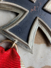 Lade das Bild in den Galerie-Viewer, Original WW2 German Army Iron Cross Medal 2nd Class EKII - Maker Marker 93 - Richard Simm &amp; Söhne
