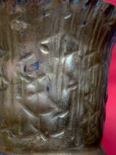 Lade das Bild in den Galerie-Viewer, Original WW1 Trench Art Shell Case Brass Vase Pair
