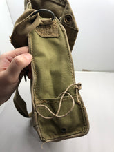 Charger l&#39;image dans la galerie, Original WW2 British Army Soldiers Gas Mask Set
