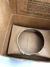 Charger l&#39;image dans la galerie, Original WW2 British Home Front Civilian Gas Mask in Box
