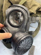 Original British Army / Special Forces S10 Gas Mask in Bag of Issue - The Militaria Shop
