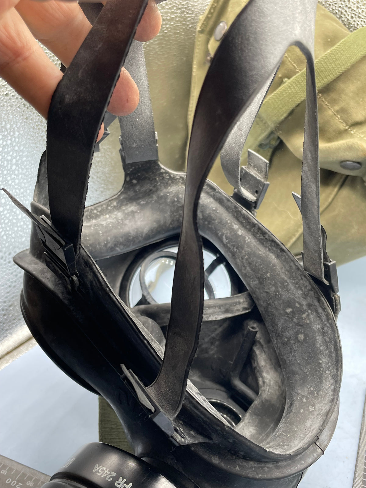 Original British Army / Special Forces S10 Gas Mask in Bag of Issue - The Militaria Shop