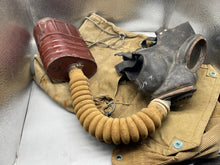Charger l'image dans la galerie, Original WW2 British Army GSR General Service Respirator Gas Mask Set - The Militaria Shop

