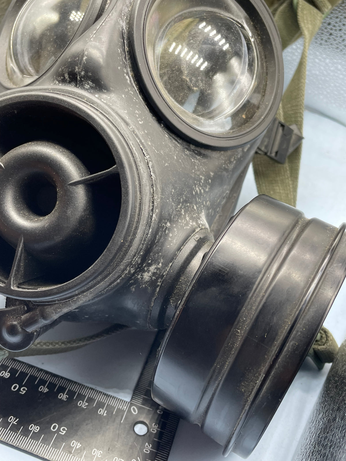 Original British Army / Special Forces S10 Gas Mask in Bag of Issue - The Militaria Shop