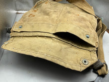 Charger l'image dans la galerie, Original WW2 British Army GSR General Service Respirator Gas Mask Set - The Militaria Shop
