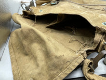 Charger l'image dans la galerie, Original WW2 British Army GSR General Service Respirator Gas Mask Set - The Militaria Shop

