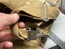 Charger l'image dans la galerie, Original WW2 British Army GSR General Service Respirator Gas Mask Set - The Militaria Shop
