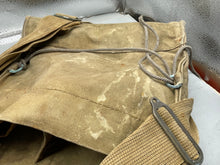 Charger l'image dans la galerie, Original WW2 British Army GSR General Service Respirator Gas Mask Set - The Militaria Shop
