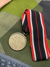 Charger l&#39;image dans la galerie, Original WW2 German War Merit Medal with Paper Packet of Issue
