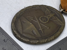 Charger l'image dans la galerie, Original WW2 German West Wall Medal (Deutsches Schutzwall-Ehrenzeichen) - The Militaria Shop
