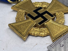 Charger l'image dans la galerie, Original WW2 German Civil Service Faithful Service Medal for 40 years - The Militaria Shop
