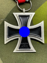 Lade das Bild in den Galerie-Viewer, Reproduction German WW2 Iron Cross 2nd Class with Ribbon

