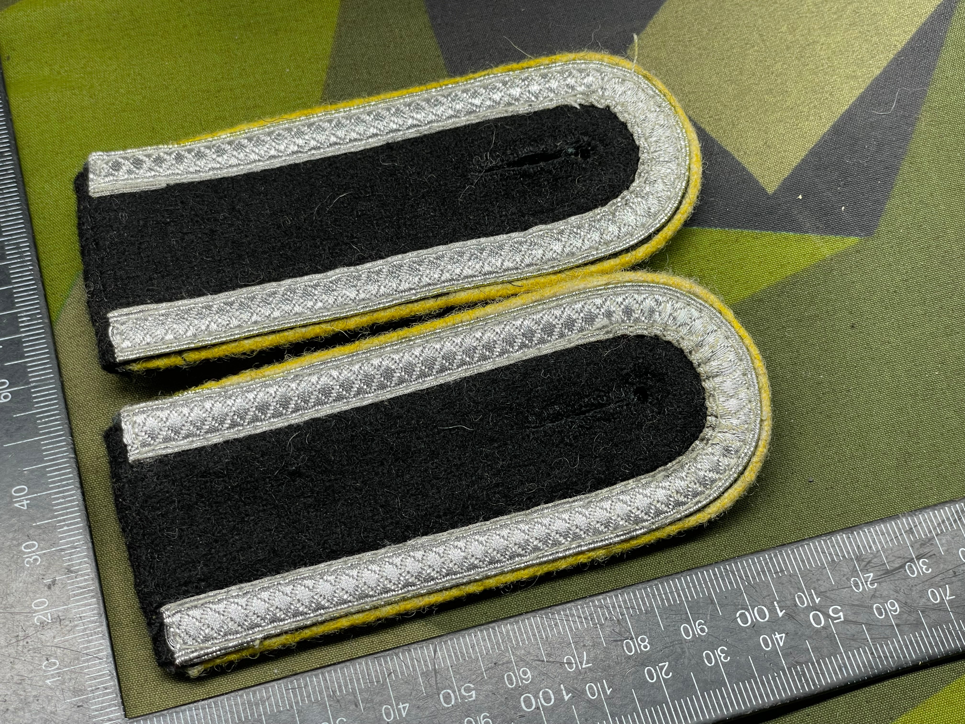 Pair Of Waffen-SS Signals Unterscharfuhrer Shoulder Epaulettes - The Militaria Shop