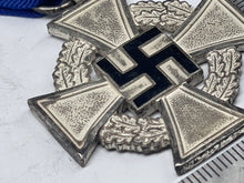 Charger l'image dans la galerie, Original WW2 German 25 Years Faithful Service Cross - The Militaria Shop
