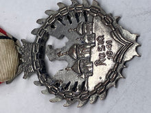 Charger l'image dans la galerie, Spanish WW2 "Blue Division" Medal for Spanish Volunteers on the Eastern Front - The Militaria Shop
